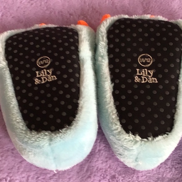 Slippers - Picture 2 of 3